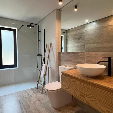 Chestnut Hill - Geres *